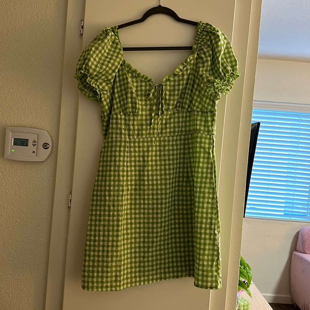 Green gingham mini dress puff sleeves